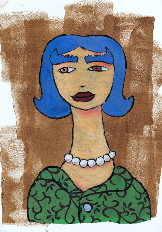Retrato de mujer con cabello azul corto, collar de perlas y blusa verde estampada, sobre fondo marrón texturado